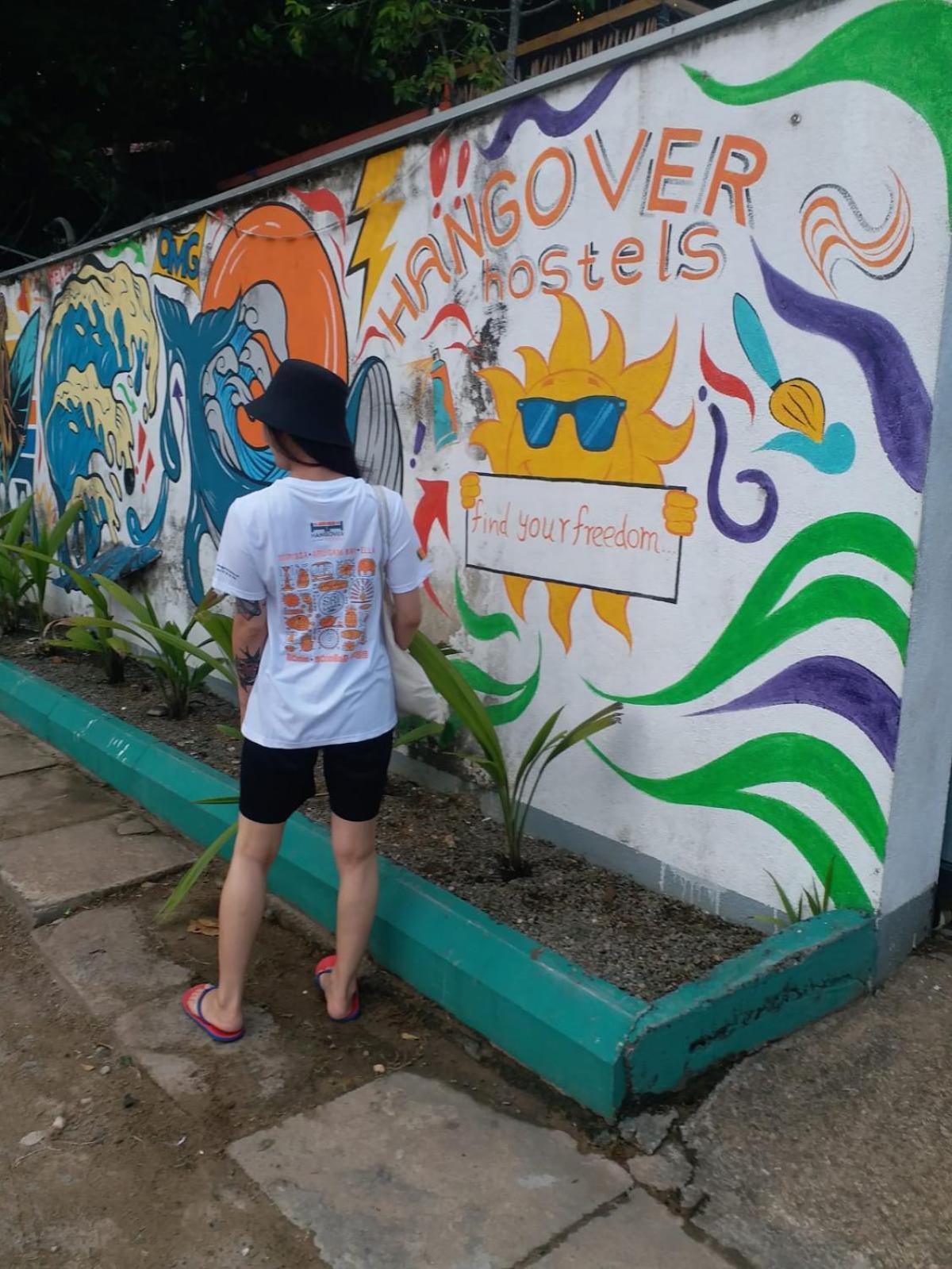 Hangover Hostels Mirissa Bagian luar foto