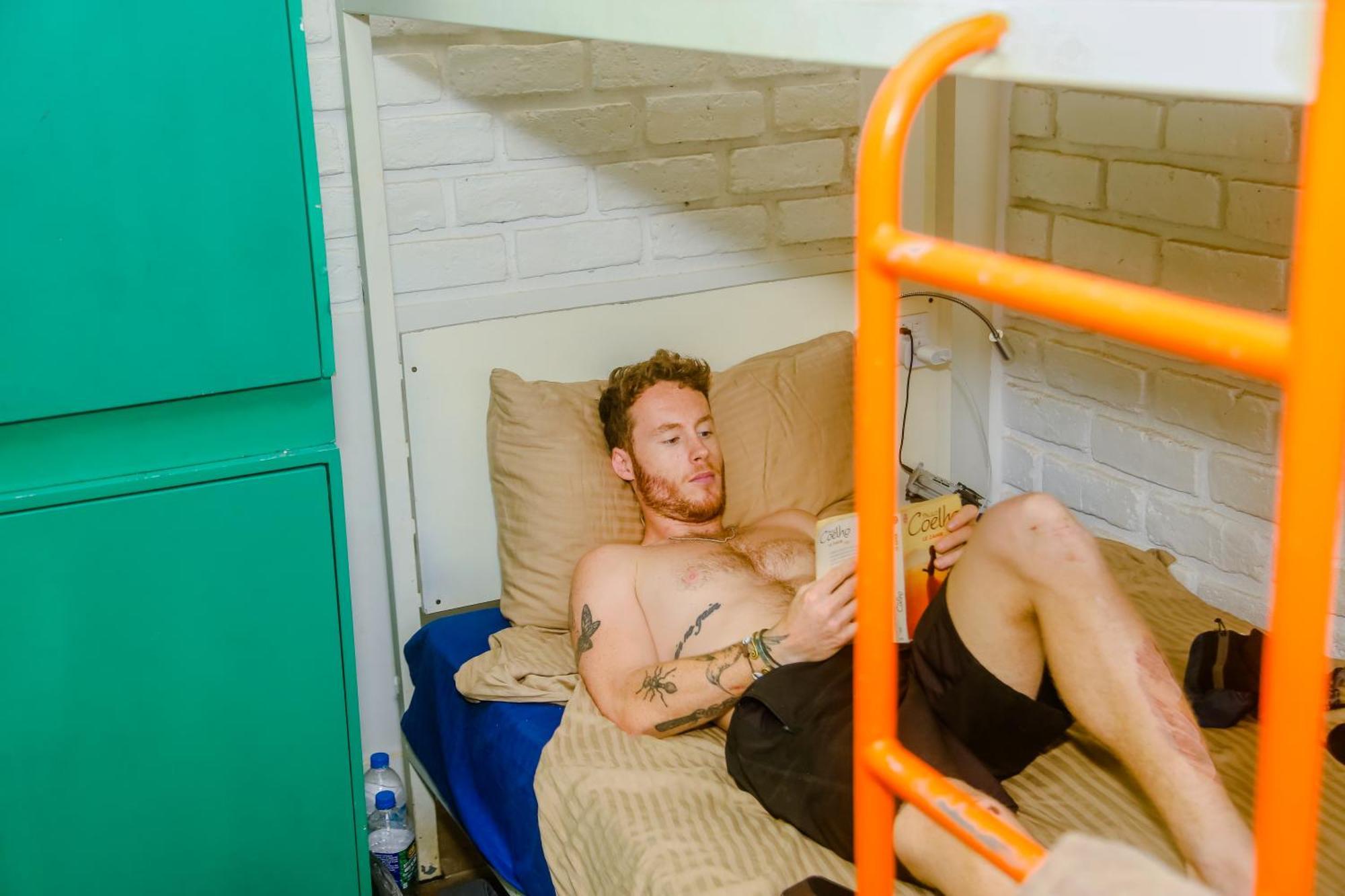 Hangover Hostels Mirissa Bagian luar foto